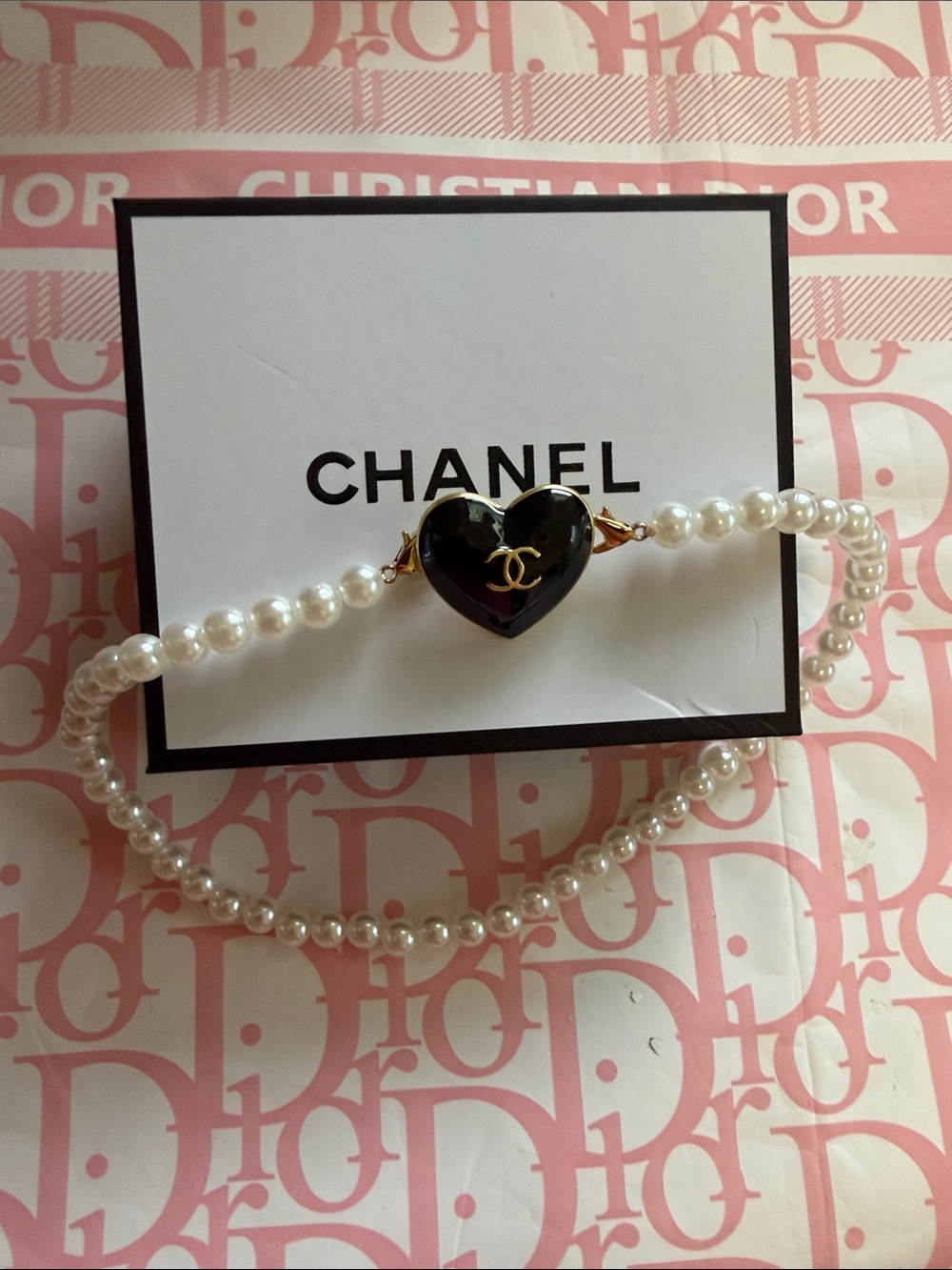 Black Heart Choker Necklace New in Box Very Beautiful